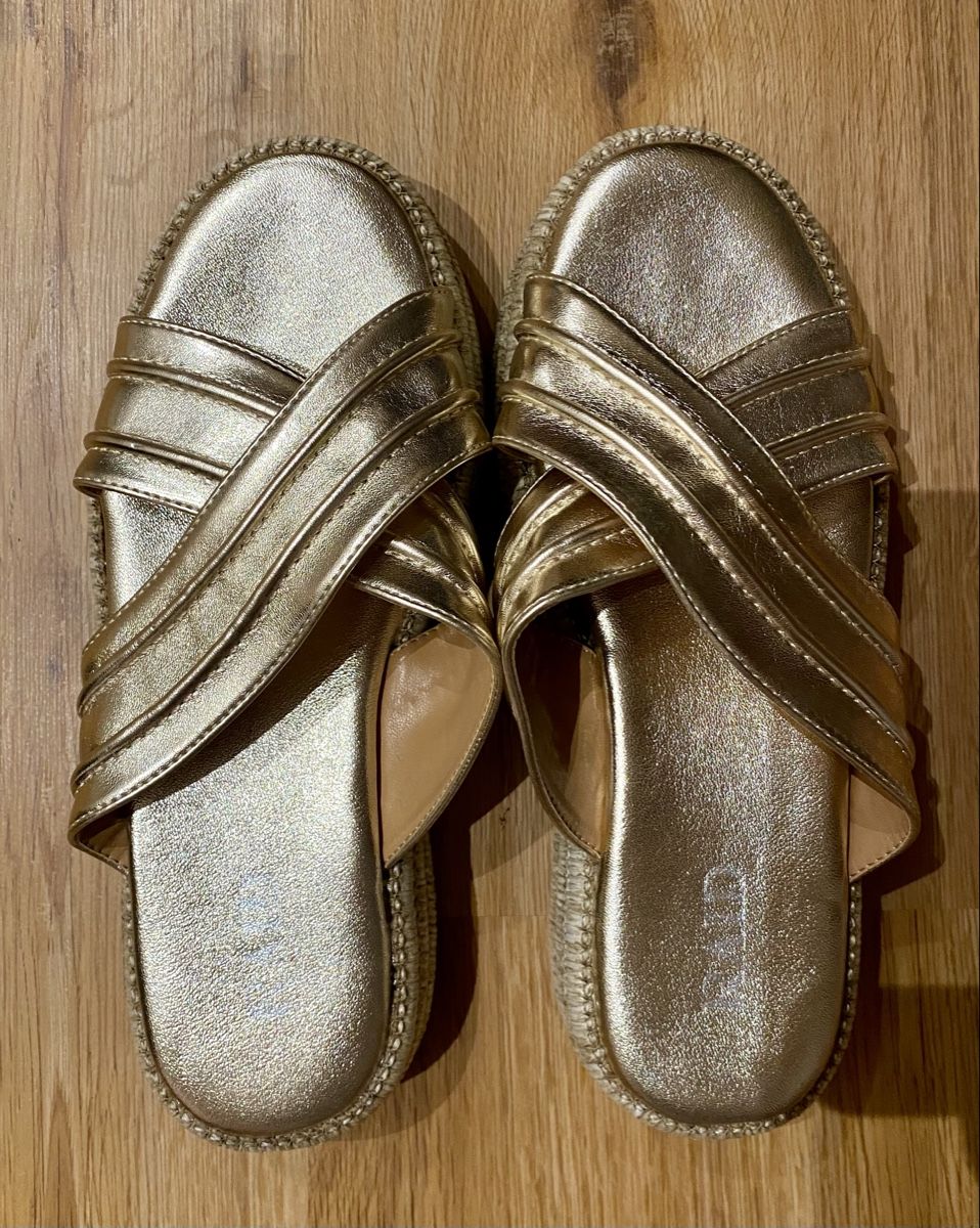 Scarpe da donna: Sandalen Damen Gold Grösse 37 – Usato da Gerzensee venduto da mil_792n 3