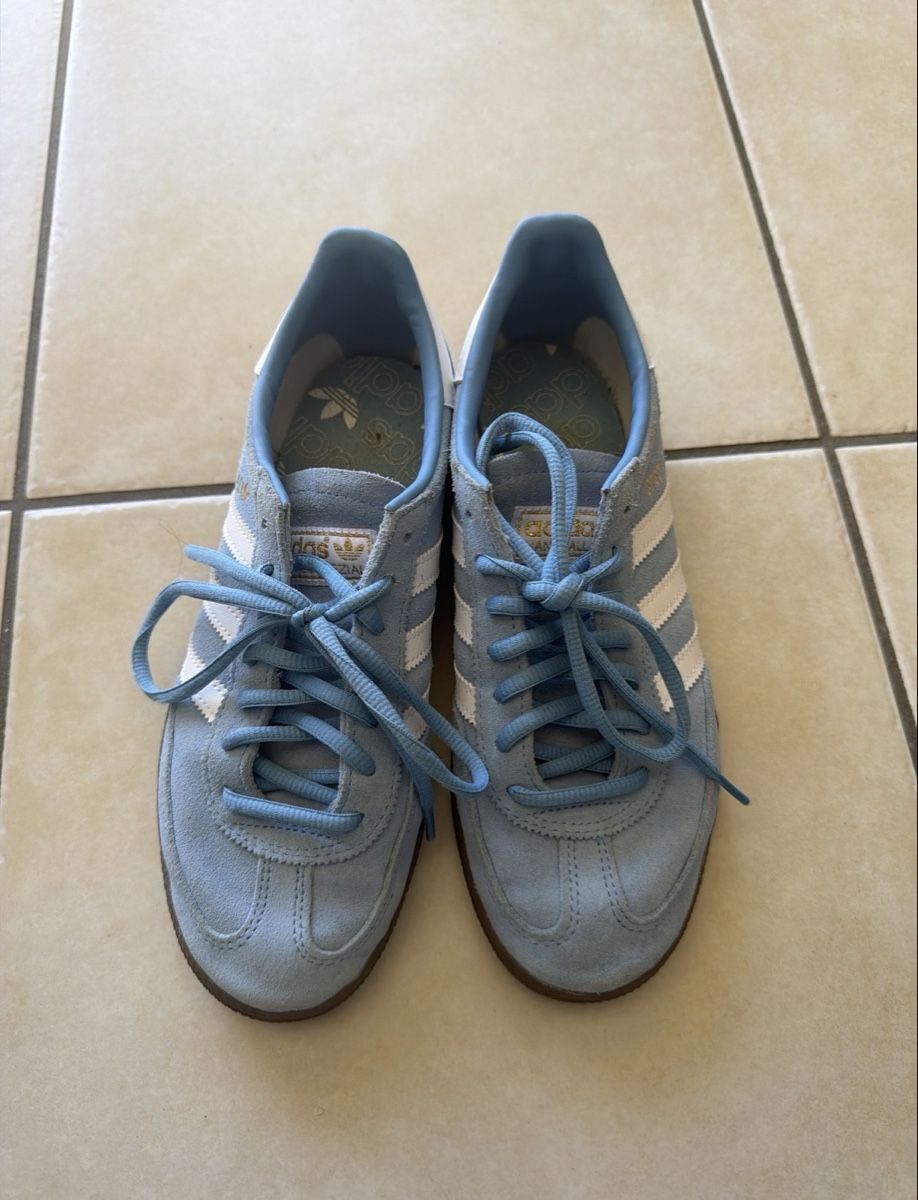 Chaussures hommes: Adidas Spezial Sneaker hellblau weiss – D'occasion à Utzigen par Natalie_Jenni 1