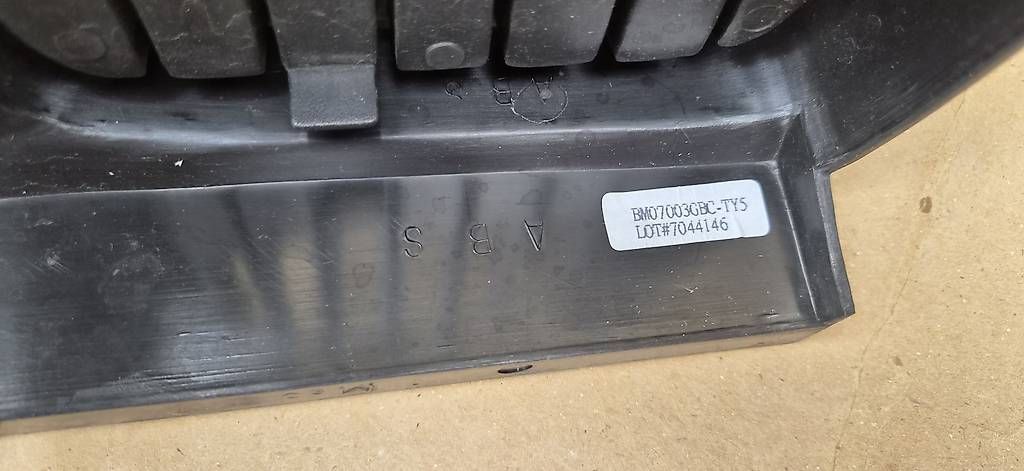 Toutes les pièces auto: E30 Kühlergrill – D'occasion à Horw par Row707 2