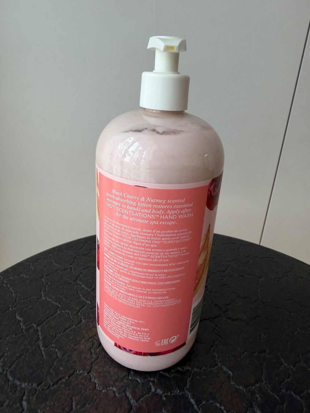 Idratazione: CND BLACK CHERRY & NUTMEG HAND & BODY LOTION – Nuovo (secondo la descrizione) da Ehrendingen venduto da Nr.7 1