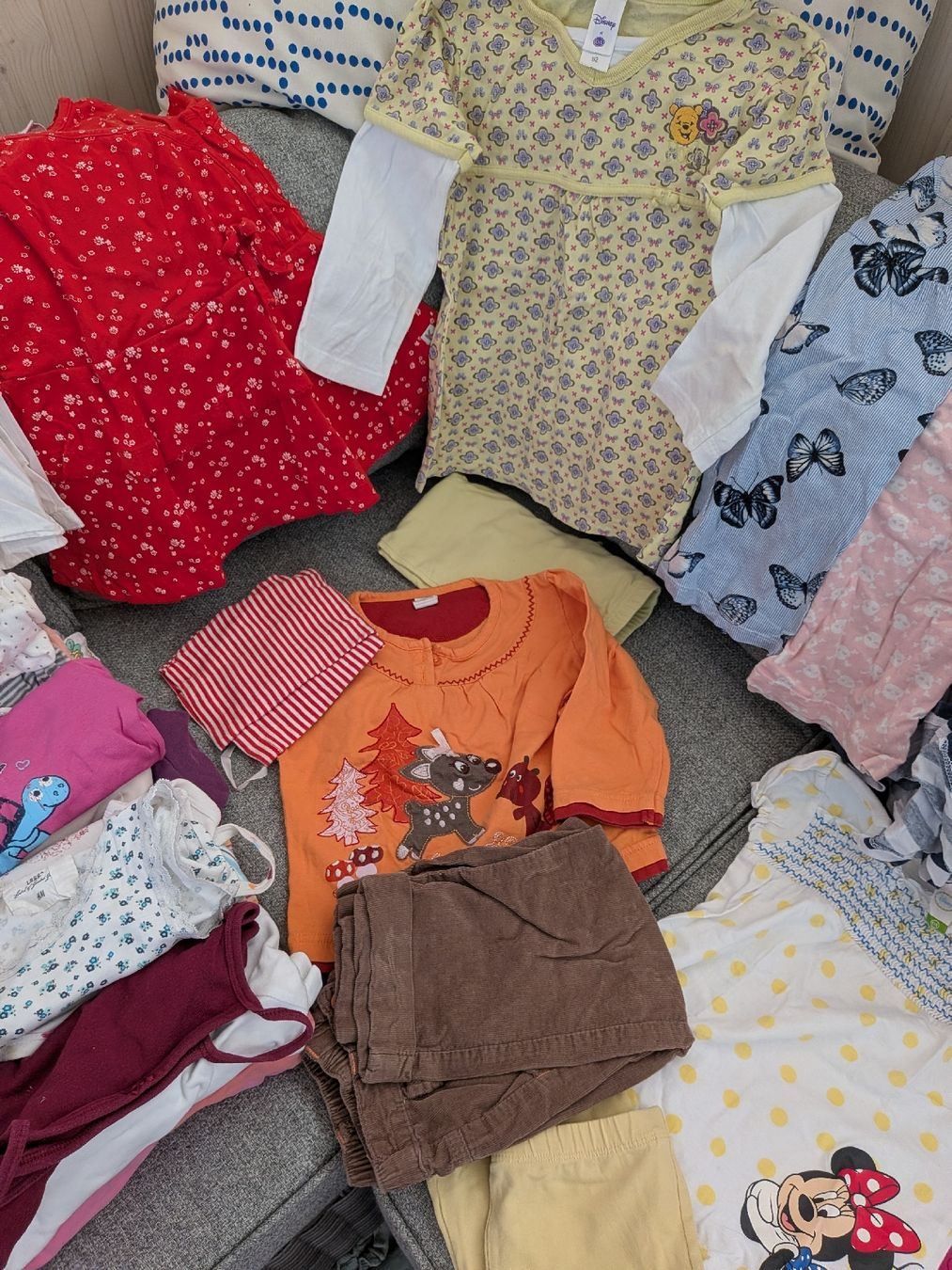 Lotti & Set di vestiti: Mädchen Kleider Set 250 Artikel 86/92 – Usato da Unteriberg venduto da Minka99 6