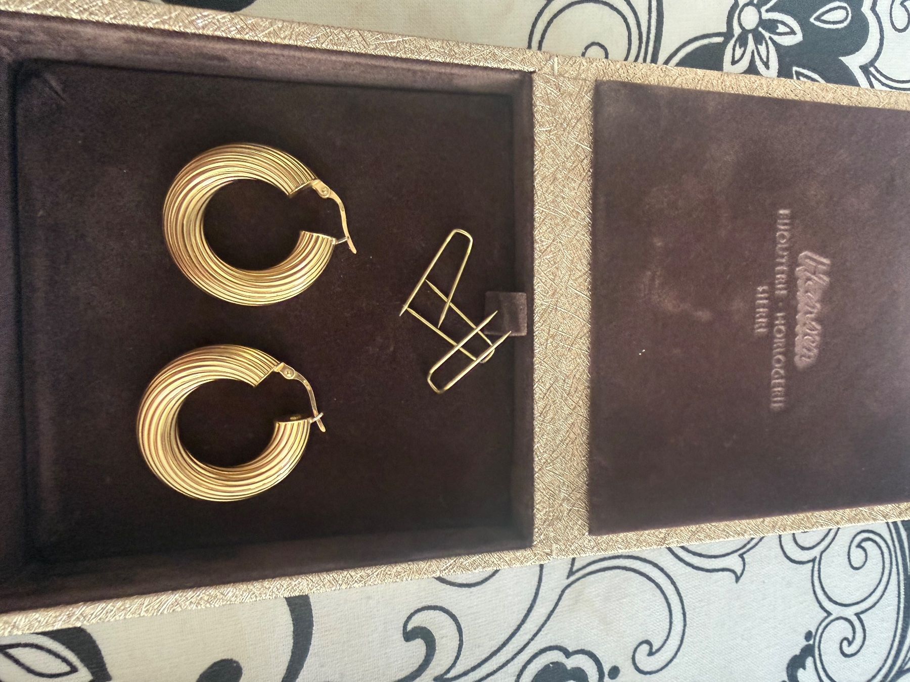 Boucles d'oreille: Boucle d’oreille 18k – Neuf avec emballage d'origine à St-leonard par Lilliii 1