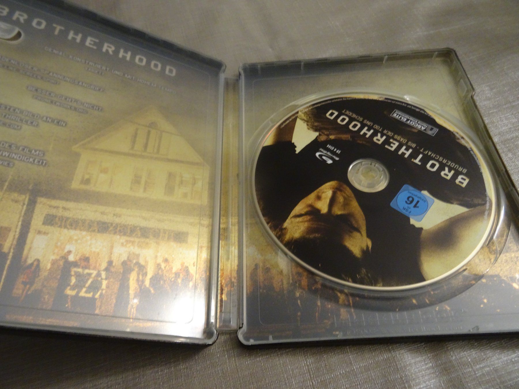 Tutti i DVDs: Brotherhood Blu-Ray Steelbook – Usato da Olten venduto da Disc-Verkauf 1
