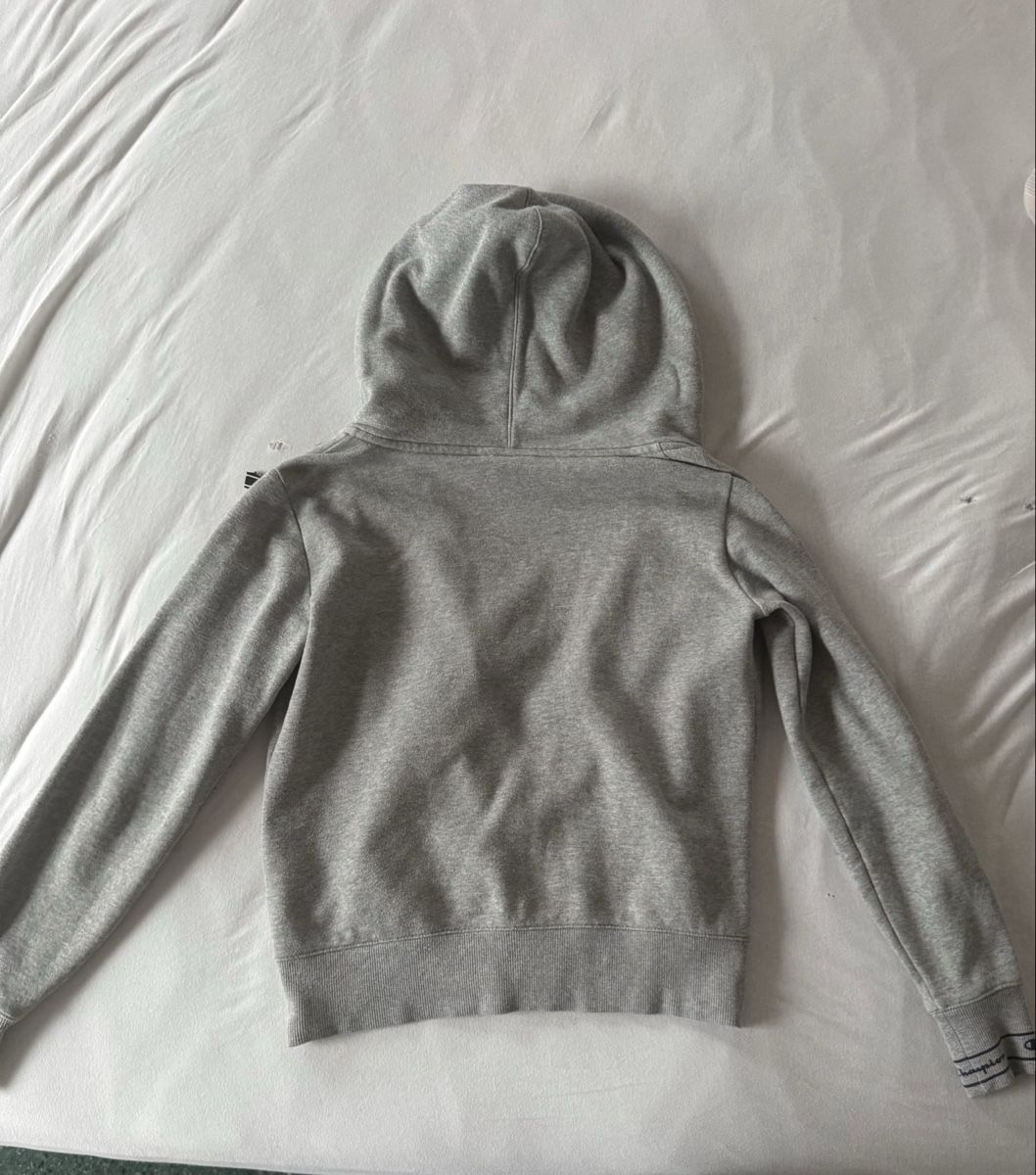 Champion Jacken: Champion Hoodie grau – Gebraucht aus Spreitenbach von mar_7f8c 4