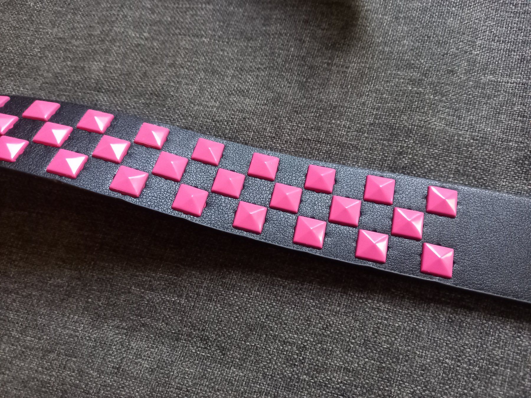 Gürtel: 2x Punkgürtel Cyber schwarz Blue und Pink – Neu und originalverpackt aus Lausanne von FASHION-WORLD-SHOP 2