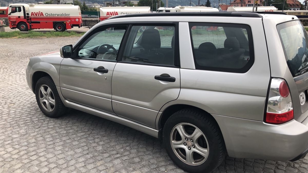 Subaru Autos: Subaru Forester 2.0X 4WD Handschaltung mit Untersetzung – D'occasion à Chur par rme_lm9j 4