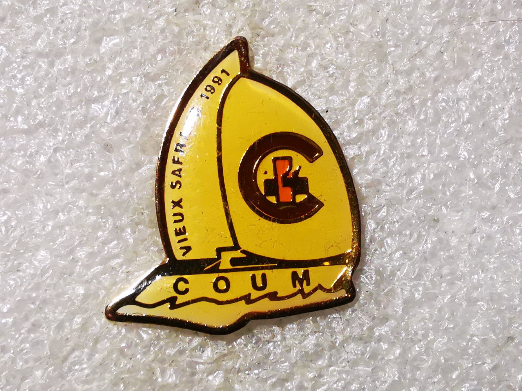 Placchette & Badge: Ansteckpin 78: Coum – Usato da Oppligen venduto da Pin-Fall-Shop