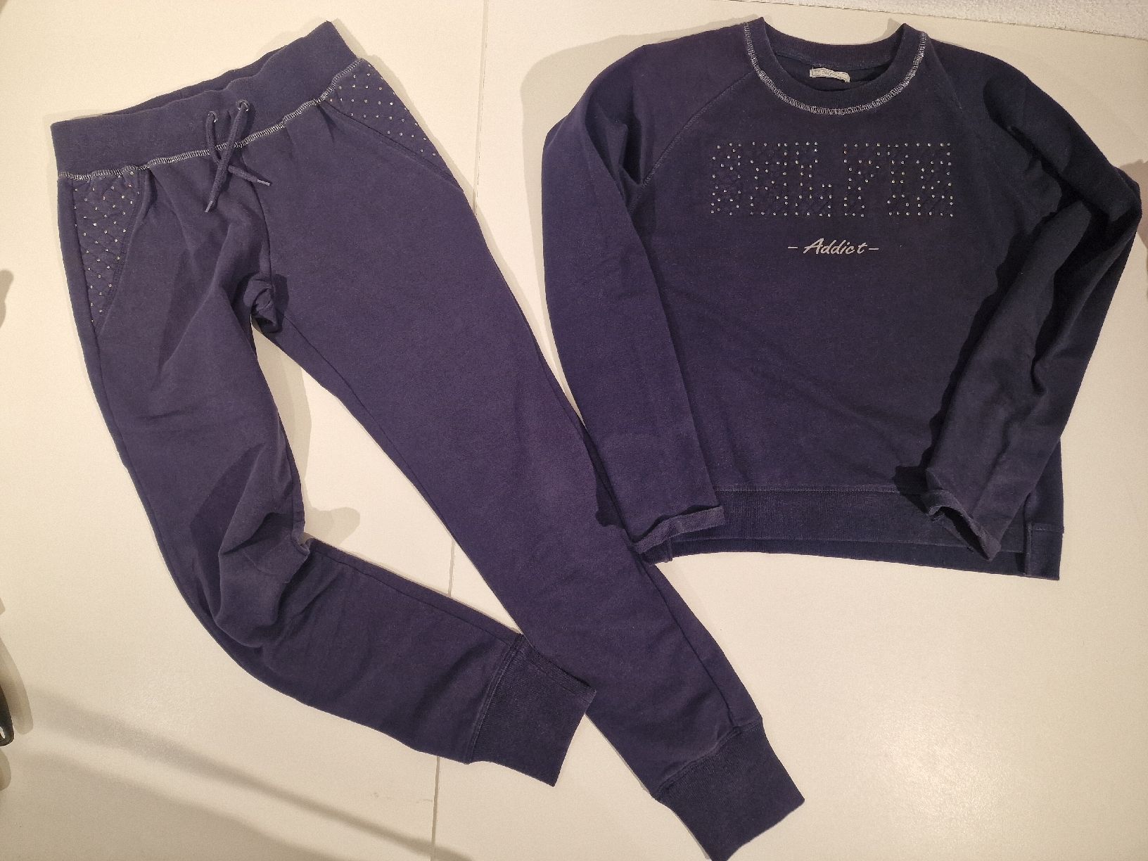 Mayoral Lotti & Set di vestiti: Mayoral Jogginganzug, dunkelblau, Gr. 152 – Usato da St. Margrethen SG venduto da Goldig 1