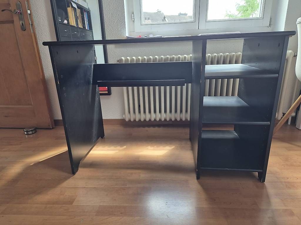 Ikea Scrivanie: Schreibtisch – Usato da Tagelswangen venduto da lis_xz7l 1
