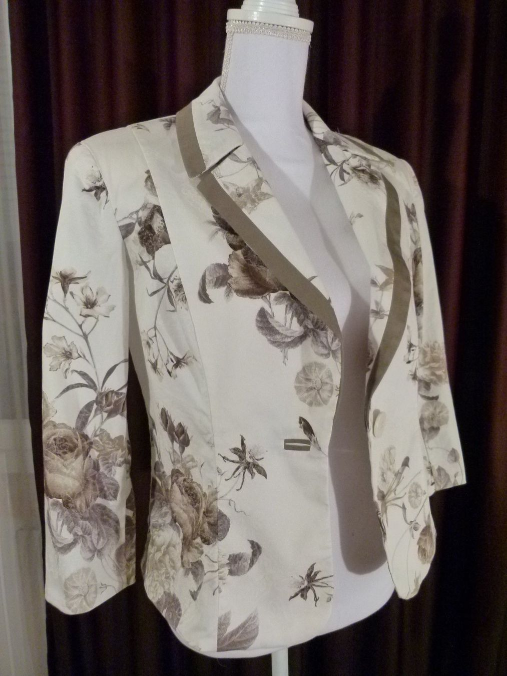 Costumi: Damen- Costume Edas, weiss – Usato da Winterthur venduto da carrera924s 8
