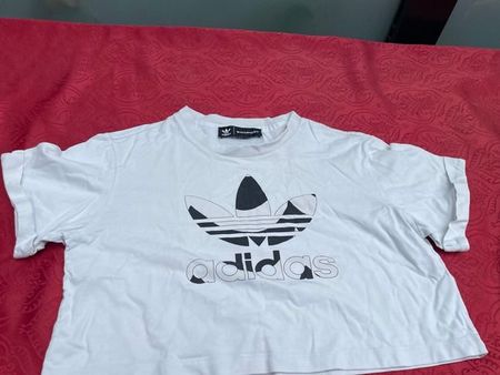 Mädchen Adidas T-Shirt (kurz Schnitt) 34 / 146/152