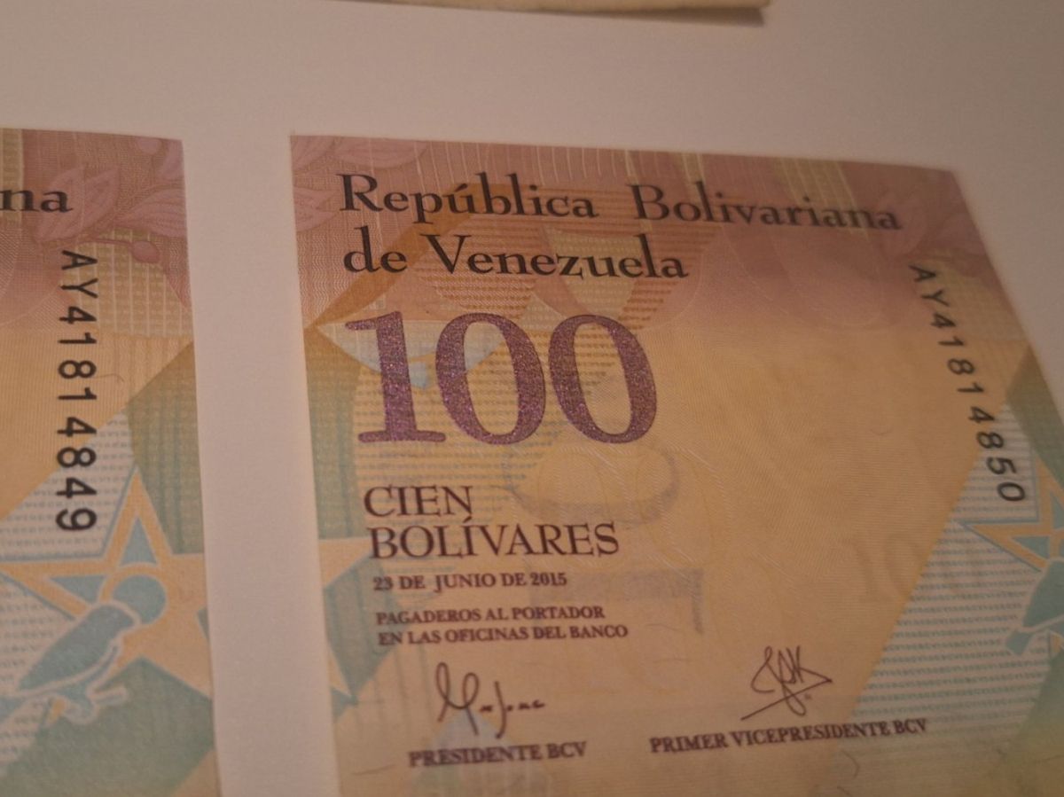 Billets de banque: Billets 100 BvF Venezuela, 2 numéros consecutifs – D'occasion à Goldach par Mischyta 2