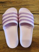 Adidas Badeschuhe Pink Grösse UK9 NEU