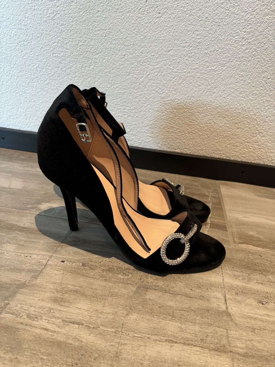 Scarpe da donna: schwarze offene Zehen-Pumps Größe 40 – Nuovo (secondo la descrizione) da Dübendorf venduto da eli_dt6x 2