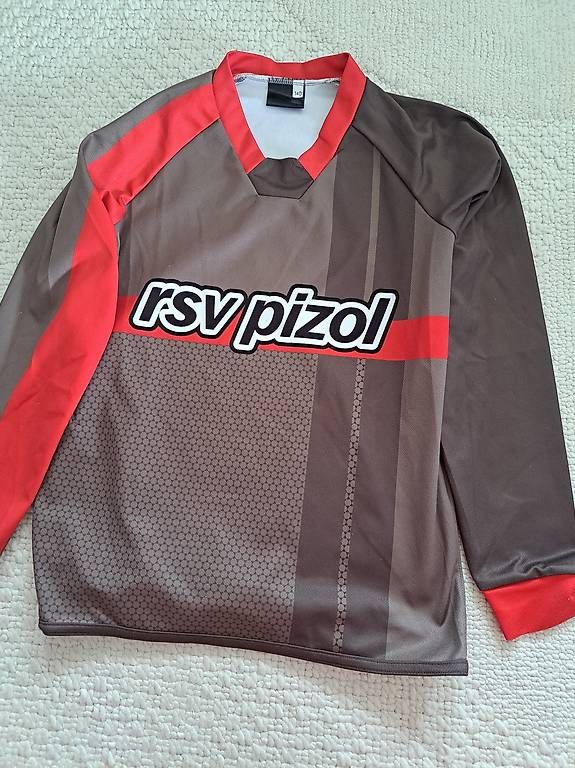 T-shirt: Langes Bikershirt Gr. 128 – Usato da Plons venduto da lor_85mv