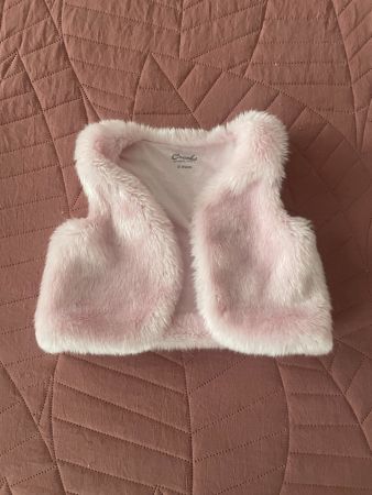 flauschiges rosa farbenes Gilet 9 Monate