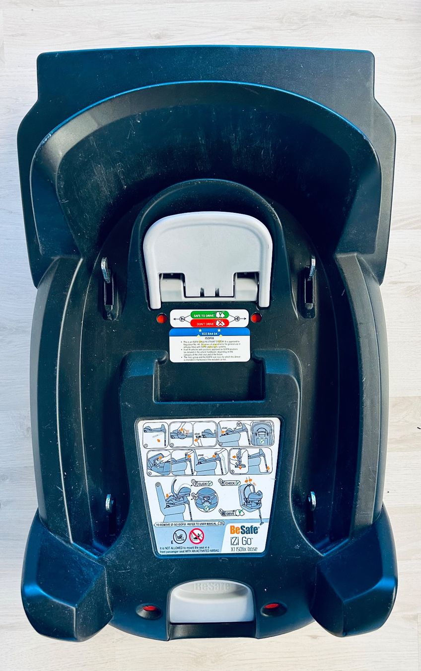 Seggiolini per auto: Babyschale Auto inklusive ISO-FiX Station – Usato da Riedholz venduto da Abendsonne 7