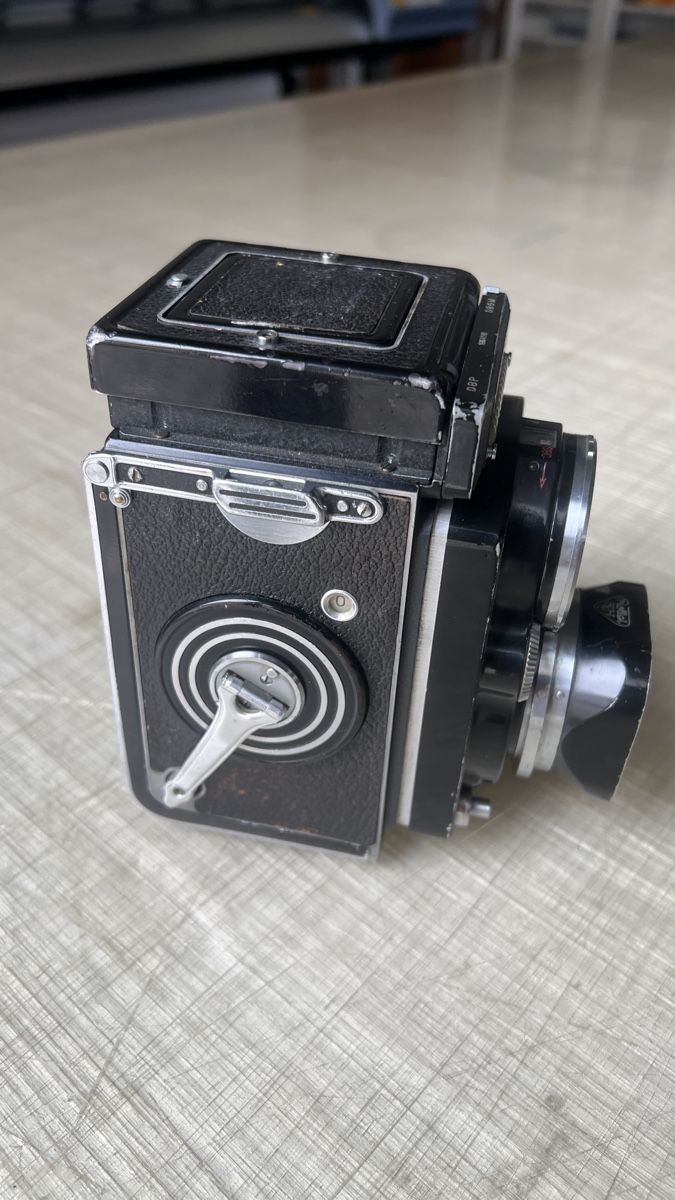 Rollei Fotocamera: Rolleiflex 3.5E TLR Kamera - Klassiker – Usato da La Punt Chamues-ch venduto da mhaefu 3