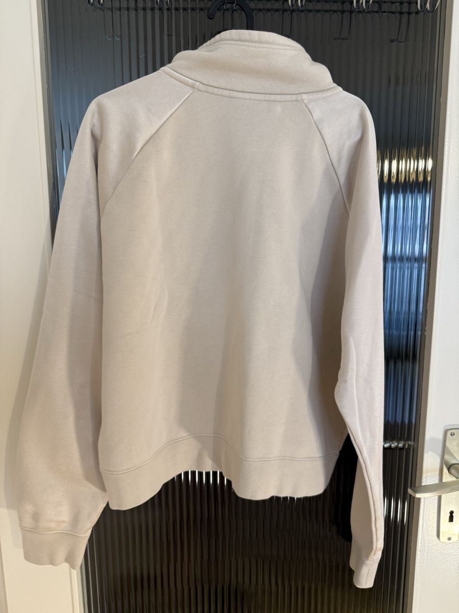 Nike Pullover & Sweatshirts: Sweatshirt Nike beige  – Gebraucht aus Monthey von iri_9pt5 2