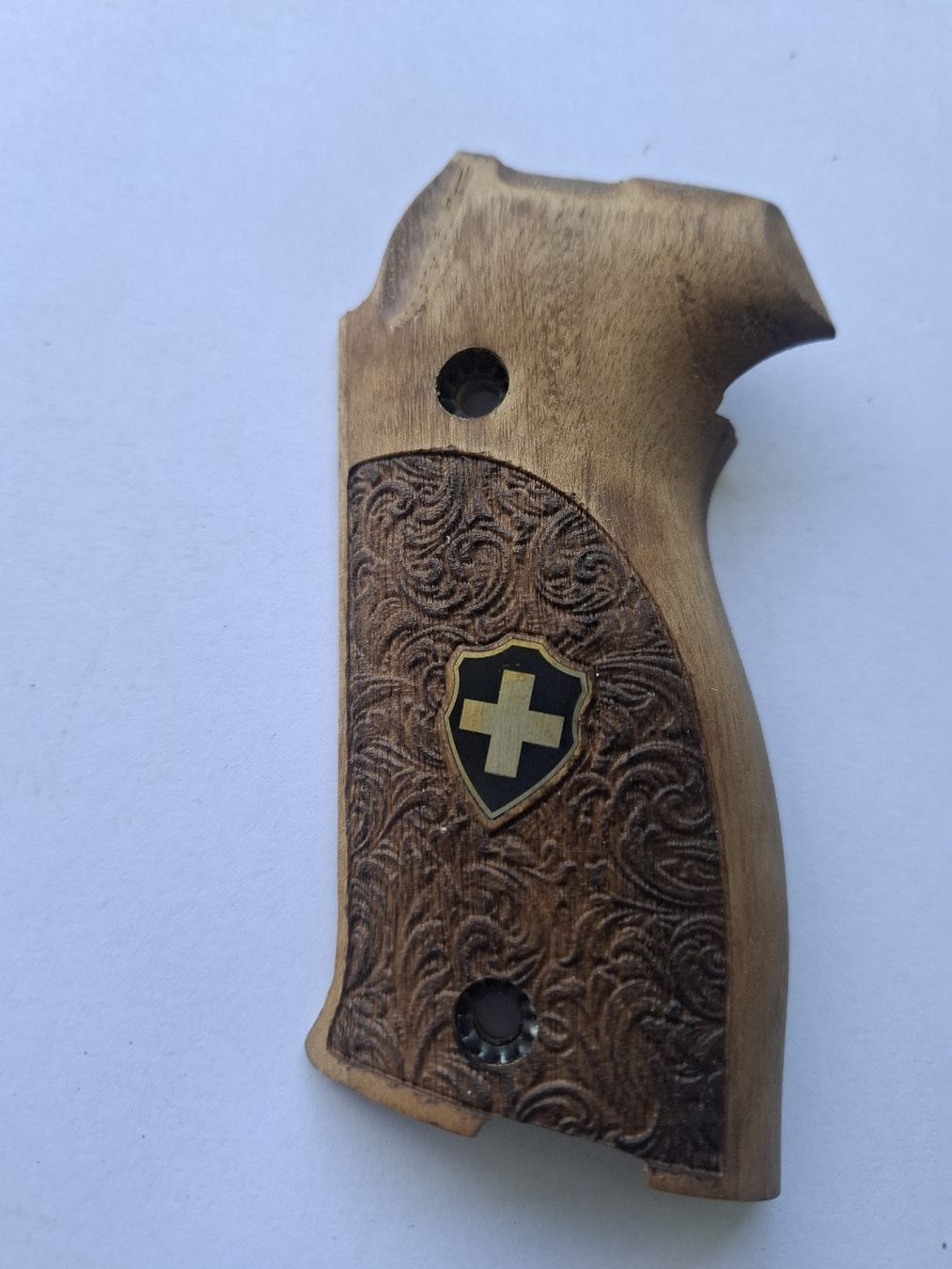 Holzartikel: Nussbaum Griffschalen für die Sig P220 – Neu (gemäss Beschreibung) aus Rothrist von griffe 1