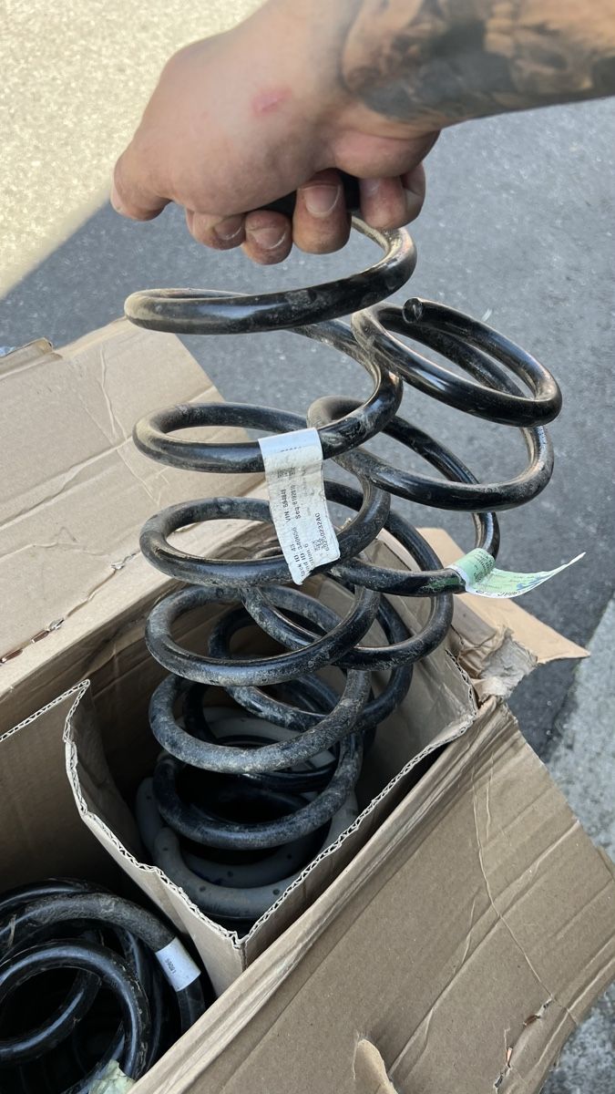 Jeep Tutti pezzi di ricambio auto: Vendo KIT rialzo Jeep Completo! – Usato da Brè sopra Lugano venduto da micheleschmid 1