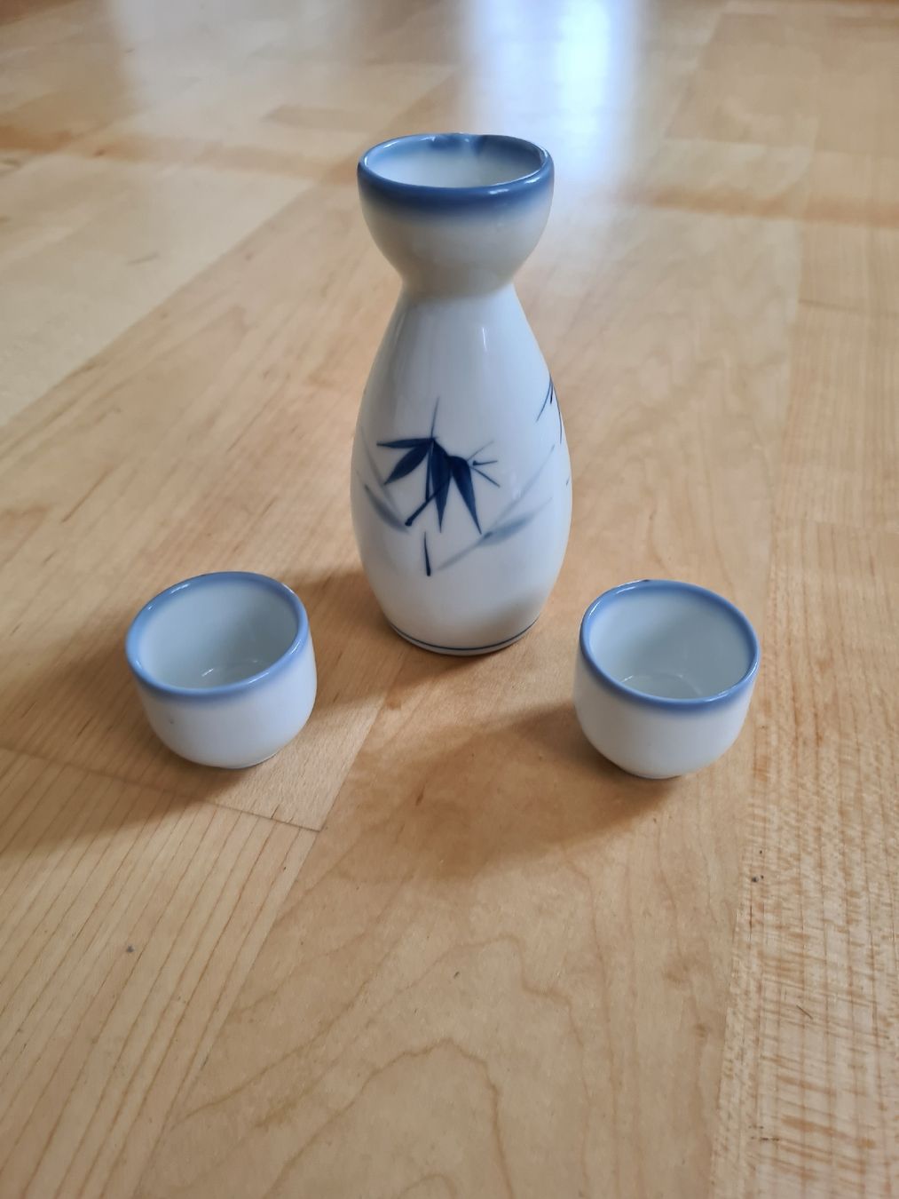 Set di piatti: Sake service mit Essstäbchen – Usato da Waldkirch venduto da Hypertenuse 1