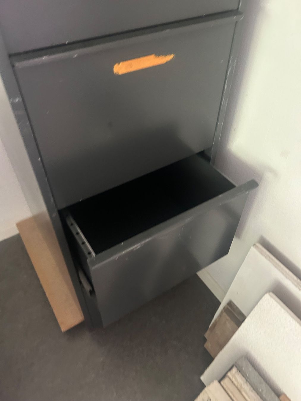 Armadi: Aktenschrank aus Metall – Usato da Zürich venduto da Tm7 3