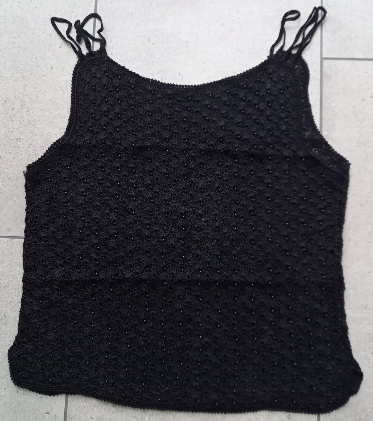 Top: Schwarzes Top im Häkelstil – Nuovo (secondo la descrizione) da Binningen venduto da mar_2jlr