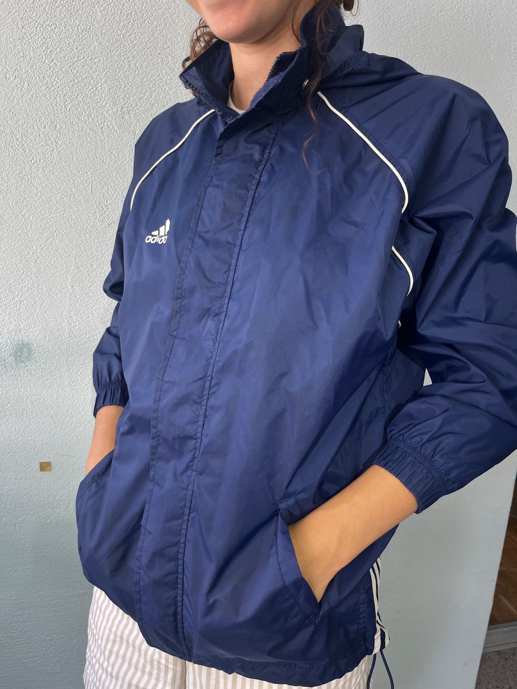 Adidas Giacche: Dunkelblauer Adidas Windbreaker Grösse 152 – Usato da Zürich venduto da giu_j77x 2