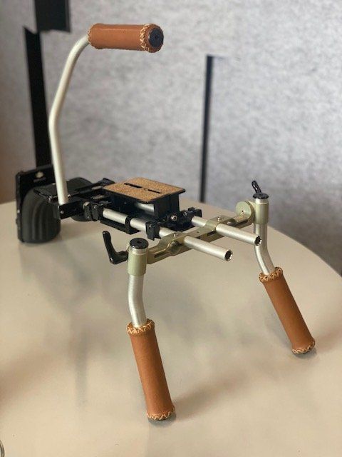 Altri Accessori: Vocas set Kamera Rig mit Leder Handle, Schulter Support – Usato da Arlesheim venduto da arbel