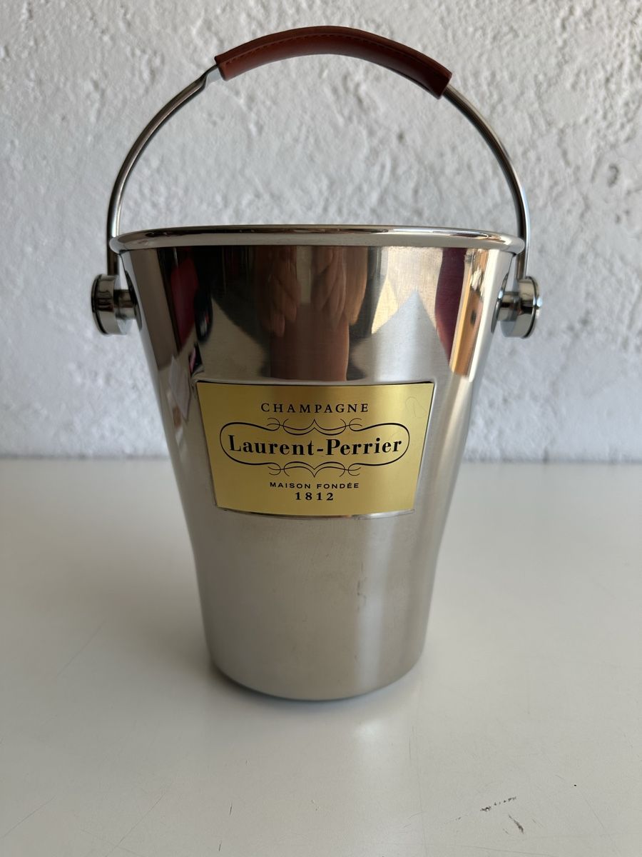 Laurent Perrier Sonstiges: Laurent-Perrier Champagnerkühler Edelstahl Leder – Gebraucht aus Zetzwil von ZB05