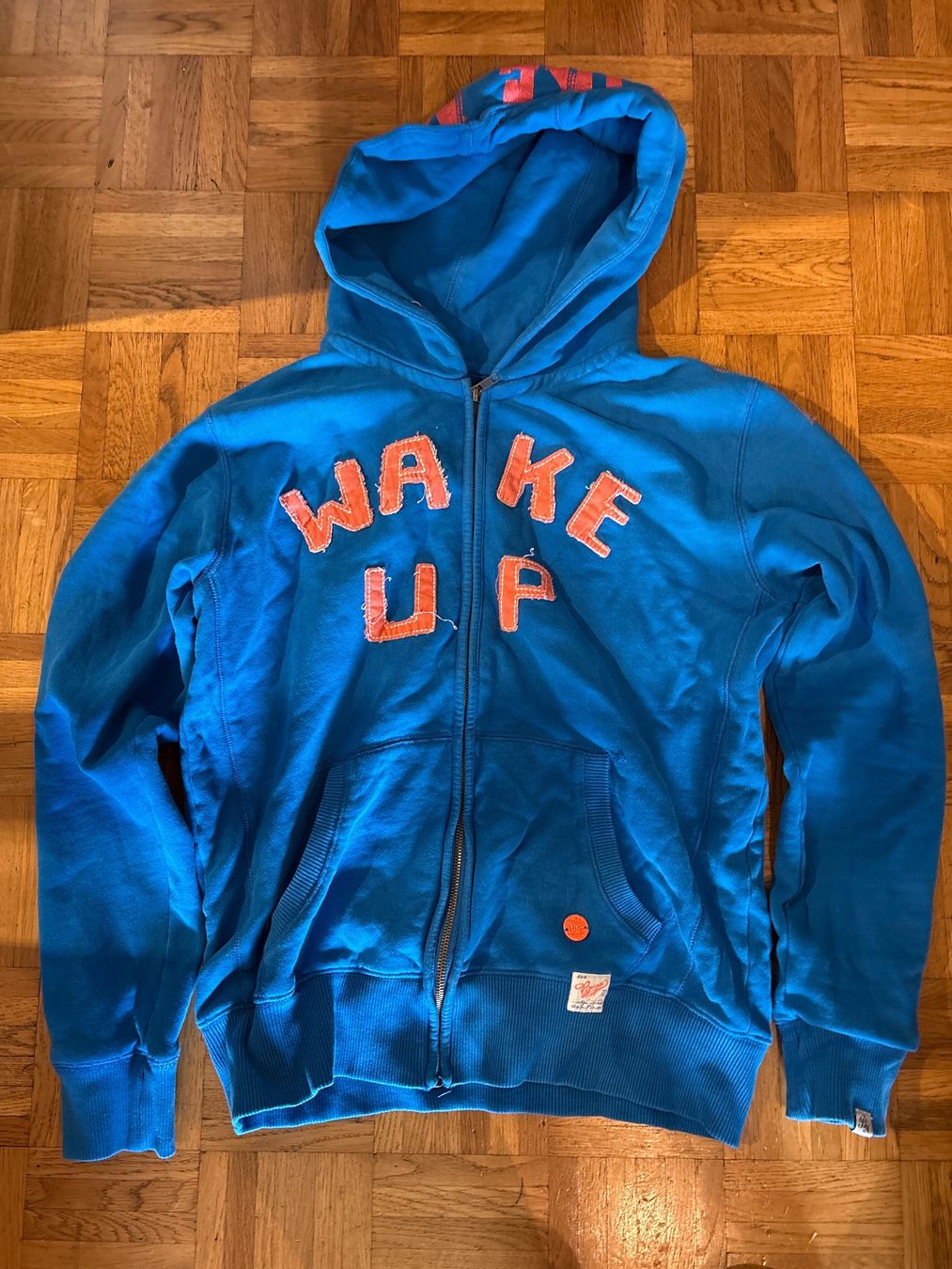Pullover & Sweatshirts: Sweat à capuche zippé bleu "Wake Up" - Taille XS / 14 ans – Gebraucht aus Genève von captus