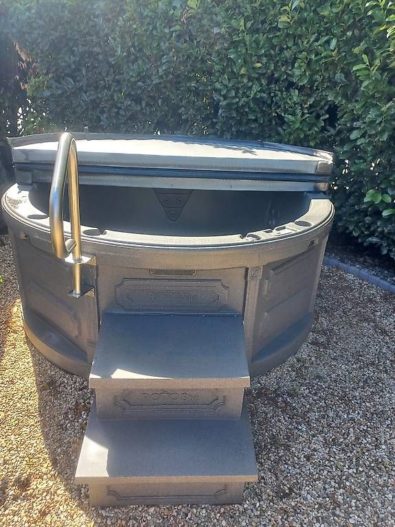 Bains à remous: Jacuzzi RotoSpa – D'occasion à Bernex par im1236 4