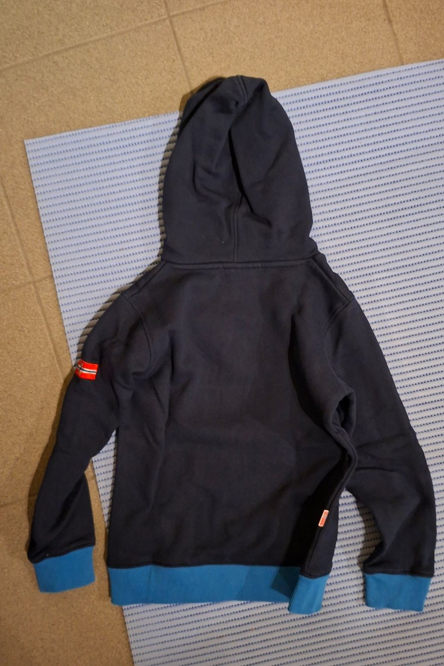 Maglioni & Felpe: Trollkids Kapuzenpullover dunkelblau, Grösse 140 – Nuovo (secondo la descrizione) da Oftringen venduto da januarloch 4