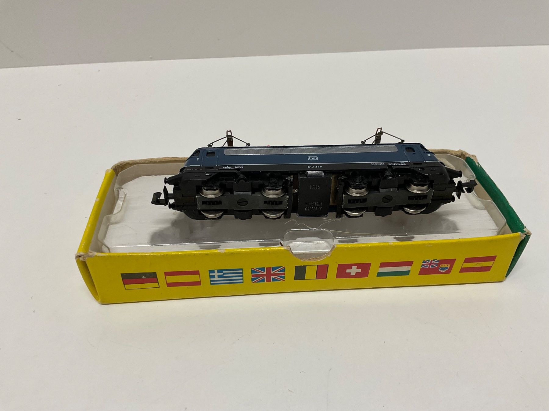 Trix Modellini di ferrovie: Minitrix 2930, Elektrolok, E10 338 blau der DB, Bespielt – Usato da Chur venduto da Chur75 6