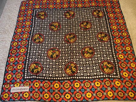 FOULARD  VON  *YVE SAINT LAURENT*   80 ER JAHRE