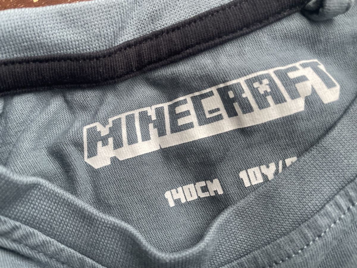 Lotti & Set di vestiti: Minecraft Set Pullover & 2 Shirts Gr. 140 gebraucht – Usato da Bern venduto da brup 3