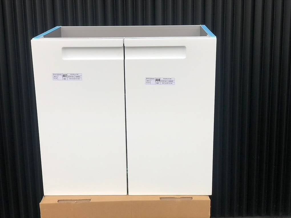 Mobili per bagno: NEUF - Meuble pour vasque - suspendu - laqué blanc – Nuovo e nell'imballaggio originale da St-Léonard venduto da bupial