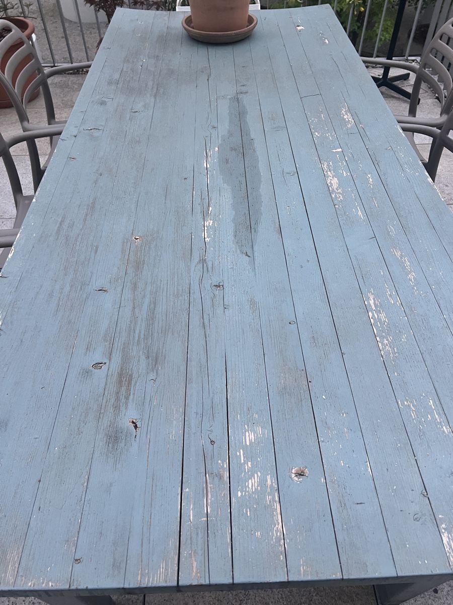 Tables: Gartentisch Holztisch stark gebraucht - zu verschenken – D'occasion à Zürich par Leoleiin 2