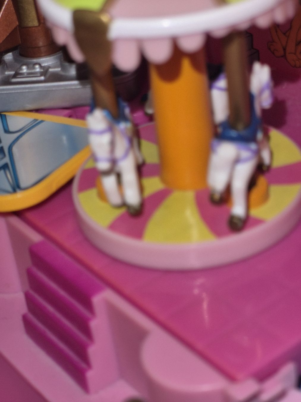 Maisons pour enfant: Château Polly Pocket avec train et accessoires 1995 – D'occasion à Penthalaz par yve_wsq8 5
