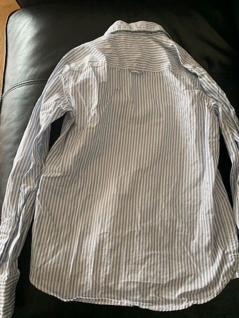 H&M Camicie, T-shirt & Polo: Hemd aus Baumwolle, Gr. 140 von H & M L.O.G.G. – Usato da Beromünster venduto da msklef 5