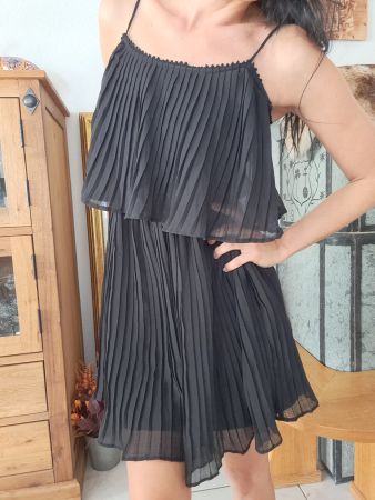 Zara Kleid, Grösse XS, Schwarz, Sommerlich & Elegant!