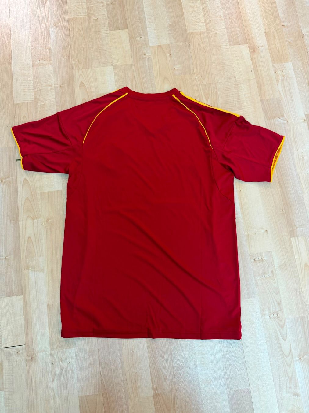 Adidas Canottiere & Pantaloni: Servette Trikot Gr. M – Nuovo (secondo la descrizione) da Allschwil venduto da lor_6cgq 1