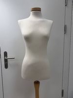 Schneiderbüste / Damenbüste Gr. 36/38 mit Holzfuss
