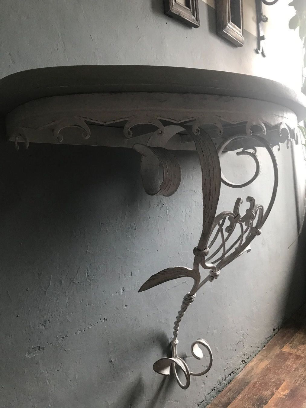 Console: Wandkonsole – Usato da Schinznach Dorf venduto da Soba 9