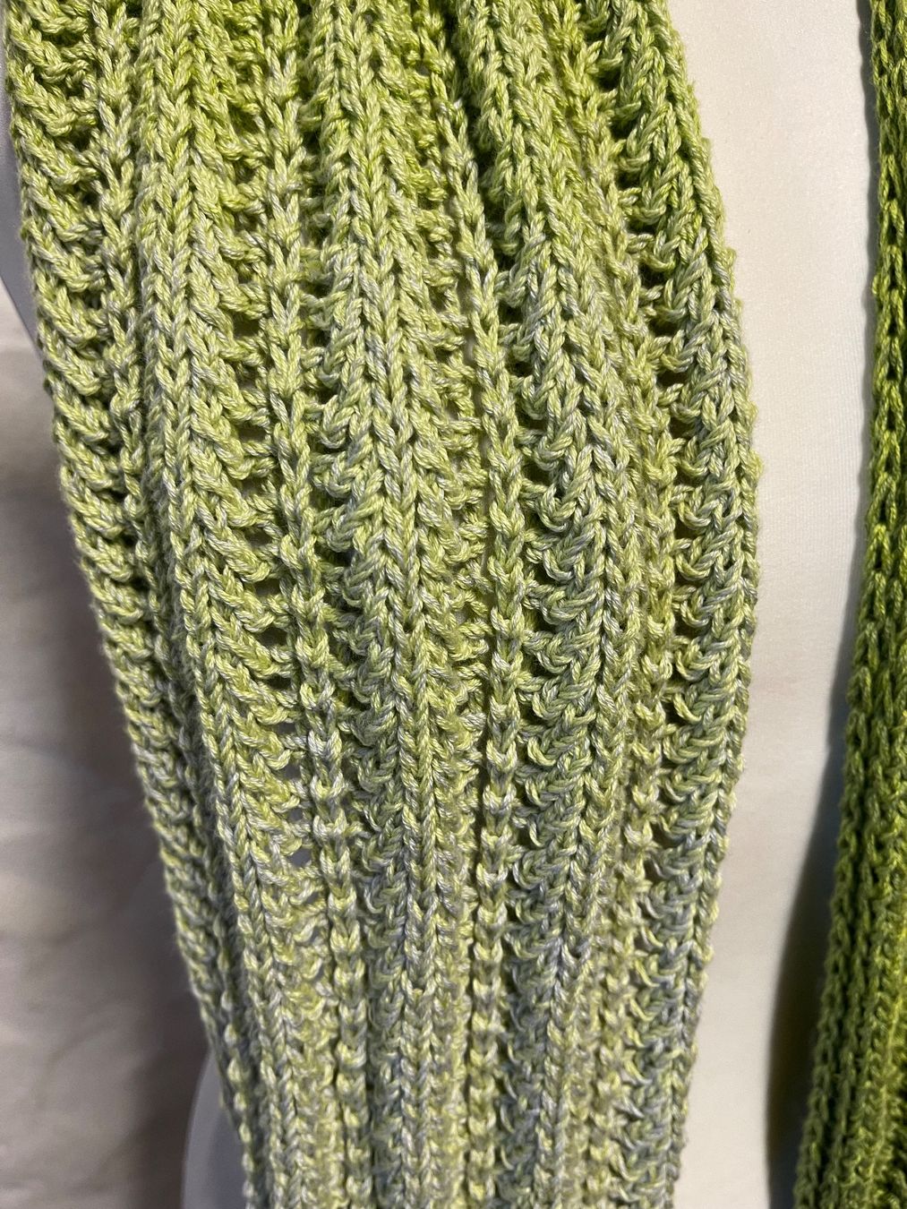 Foulard & Sciarpe: Schal, grün – Nuovo (secondo la descrizione) da Urnäsch venduto da pas_5r9c 3