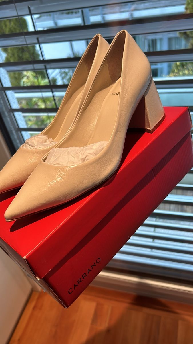 Scarpe da donna: Carrano Pumps – Usato da Herrliberg venduto da danzatoriatibidabo 1