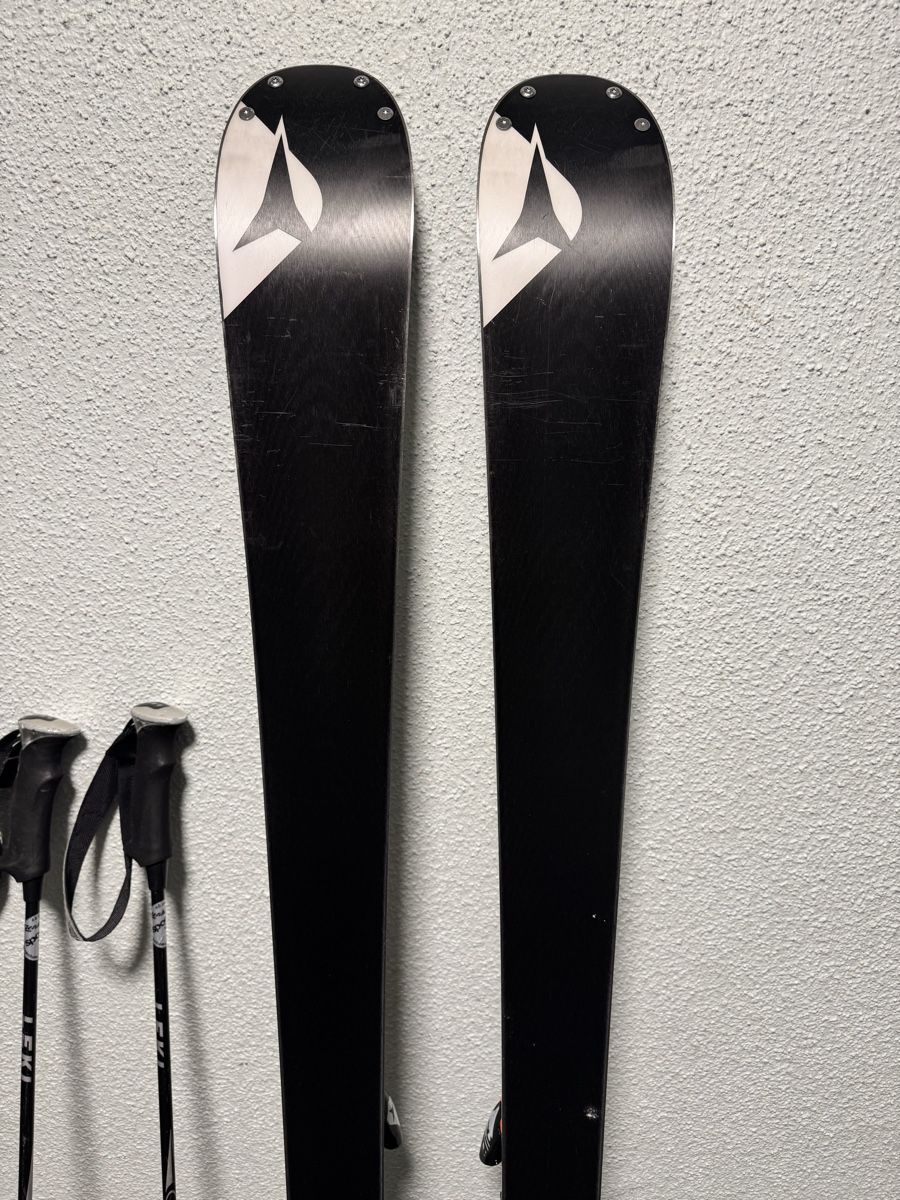 Atomic Skis: Ski Atomic Nomad Temper TI + Stöcke Leki Carbon 120cm – Gebraucht aus Oberengstringen von e-wun 5