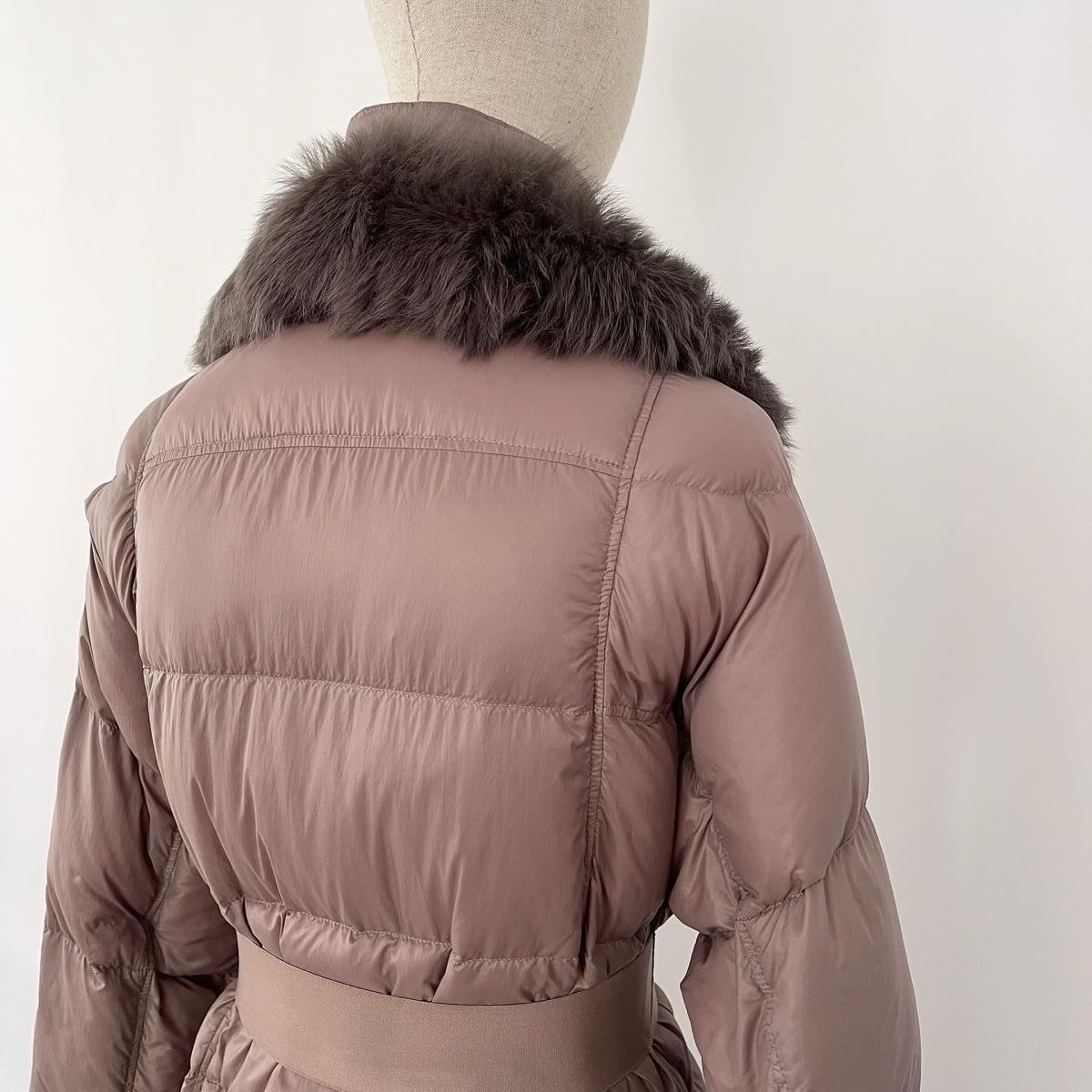 Escada Giacche: ESCADA SPORT Down Jacket – Nuovo (secondo la descrizione) da Emmen venduto da Avviivva_Com2023 5