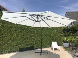 Sonnenschirm weiss Hängeschirm guter Zustand